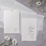 Kabartma Detaylı Minimal Davetiye