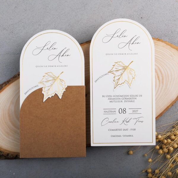 Oval Kesim ve Altın Yaprak Detaylı Davetiye